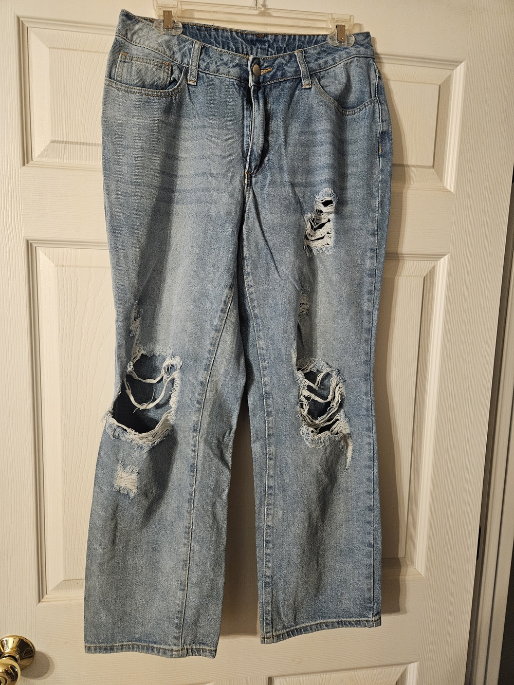 SHEIN Light Blue Denim Jeans with Gold Stitching